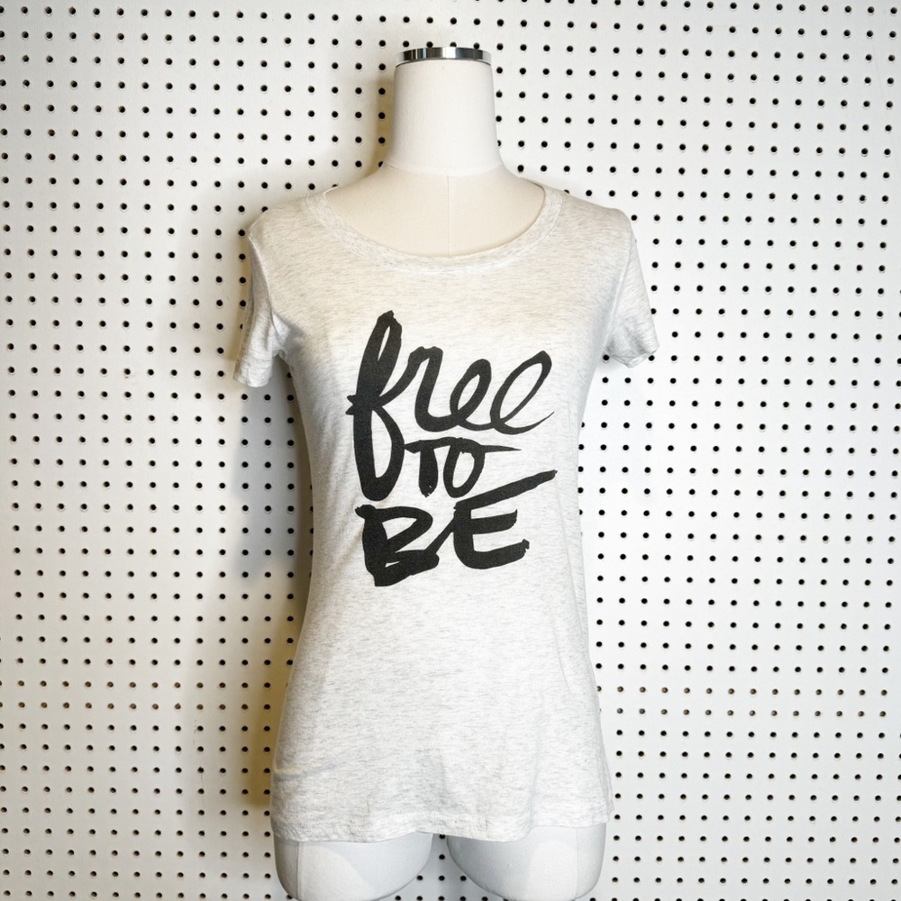 SoWorthLoving | Free To Be Graphic T-shirt‎